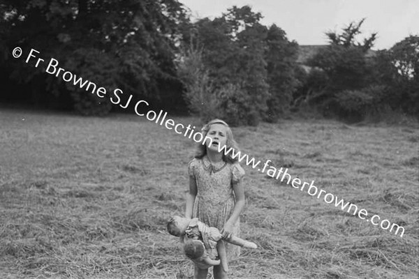 ANN & IAN CAMERON AT CASTLECONNELL